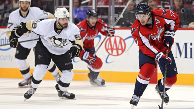 tj-oshie-capitals-penguins-game-5.jpg